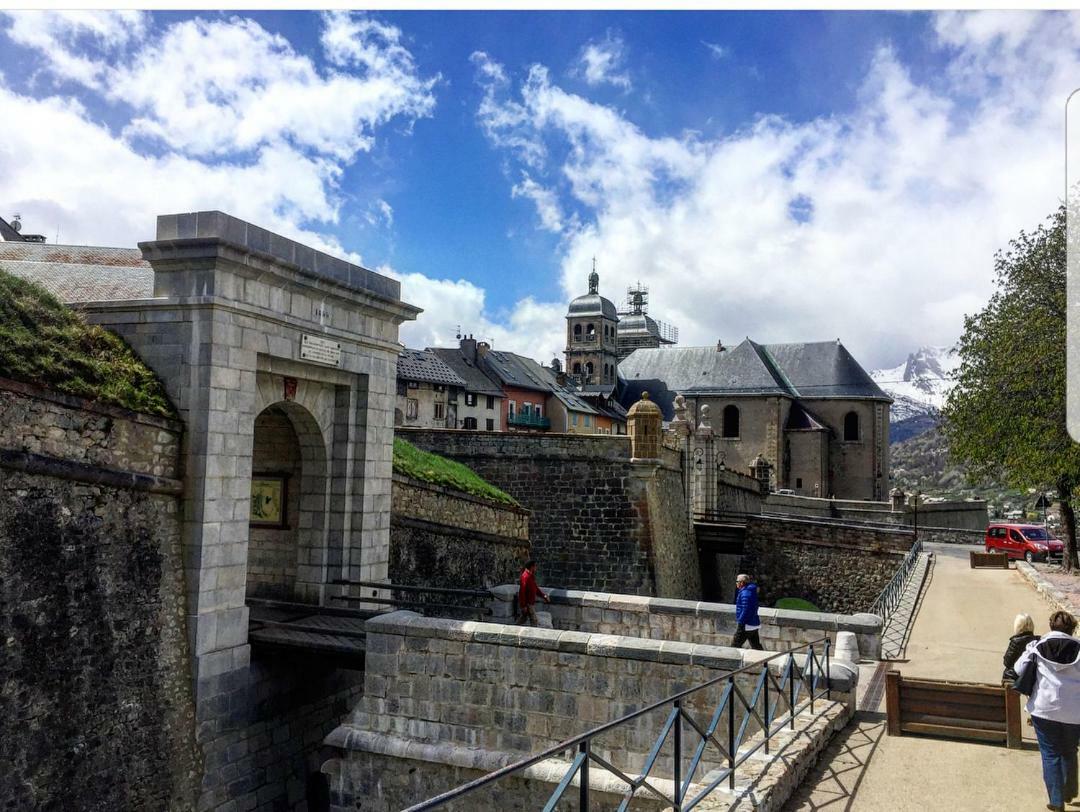 Au Pre Du Moulin - Centre Ville Briançon Eksteriør bilde